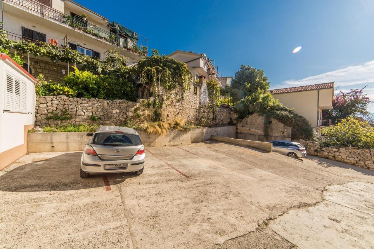 Apartments By The Sea Brist, Makarska - 11078 Exterior foto
